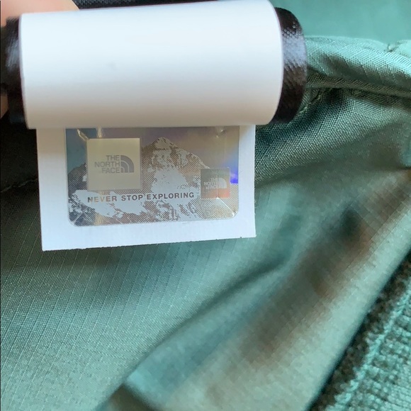 NWOT The North Face women’s quilted jacket zip-up - Picture 7 of 8